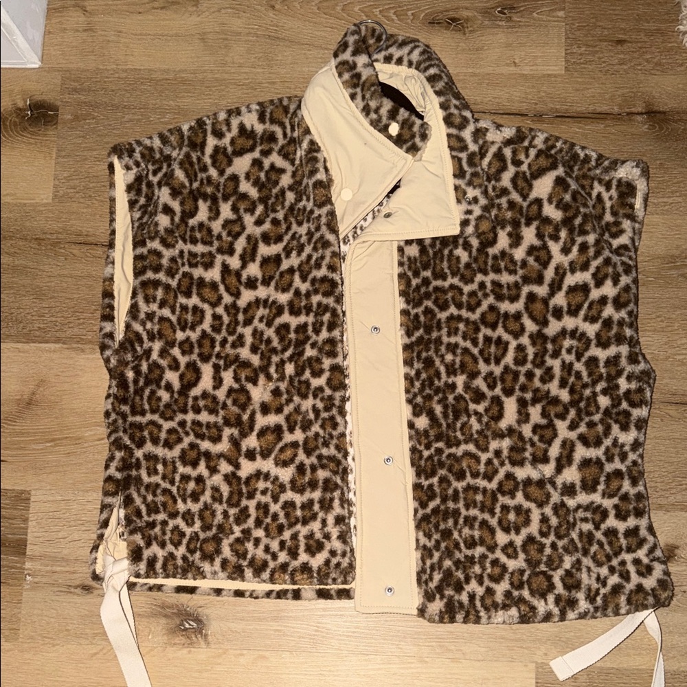 Leopard Sherpa Vest Small